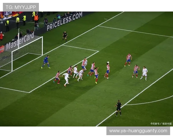 任意球时门将视线被阻挡，裁判该如何判罚规则深度解读