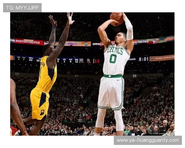 普里查德无球跑位拉开塔图姆空位更牵制防守