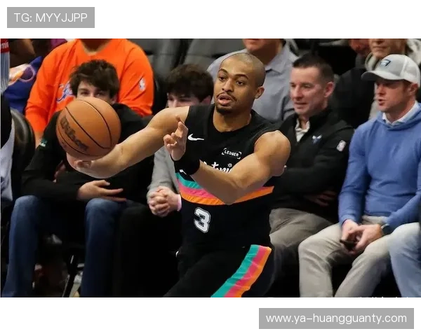 凯尔登·约翰逊无球跑动效率提升，拉开马刺外线空间