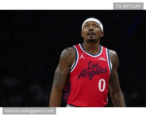 布拉德利·比尔突破得分效率提升显著 拉开与全明星后卫差距