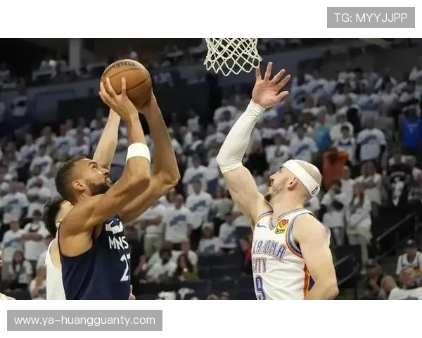 戈贝尔挡拆保护篮筐效率提升，内线防守成湖人核心盾牌